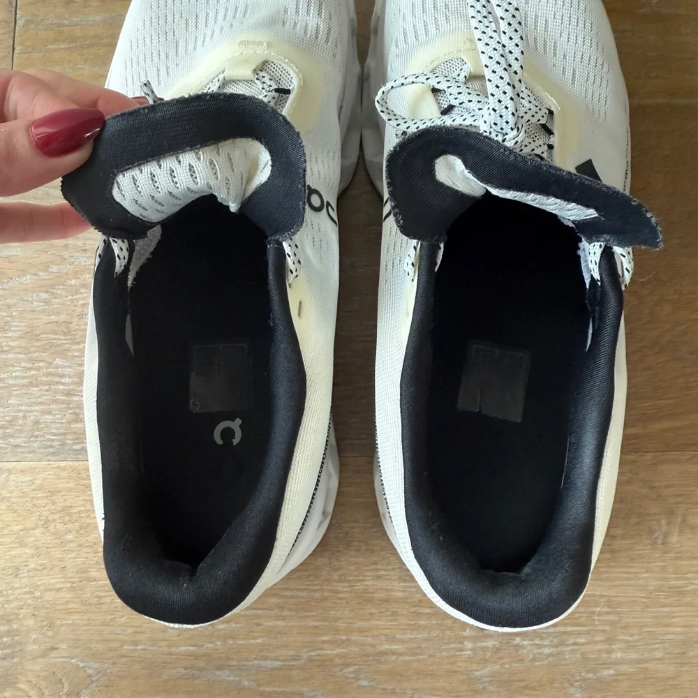 On Running Women's Sneakers - White and Black - Picture 5 of 7